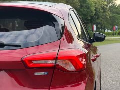 Ford Focus Hatchback EcoBoost 180 Automatic ST Line - ფოტო 9