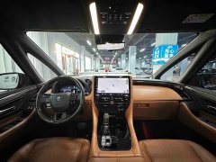 Toyota Vellfire Crown Hybrid 2.5L Executive Premier Edition - фото 10