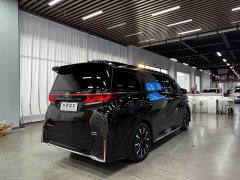 Toyota Vellfire Crown Hybrid 2.5L Executive Premier Edition - фото 17