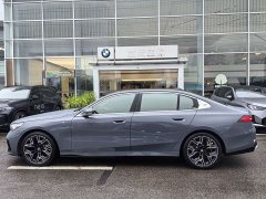 BMW 5 Series 530Li Luxury M Sport Package - ფოტო 15