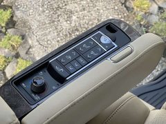 Toyota Alphard 2021 Hybrid 2.5L Premium Edition - ფოტო 10