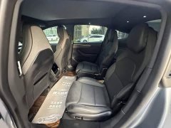 Tesla Model Y L Long Range All-Wheel Drive - ფოტო 9