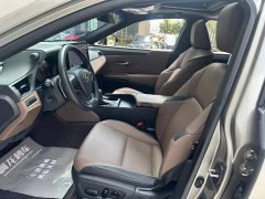 Lexus ES 300h Premium Edition - ფოტო 10
