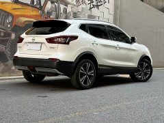 Nissan Qashqai Classic 2.0L CVT XV Premium Smart Edition - ფოტო 2