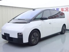 Li Auto MEGA Home Family Edition - ფოტო 1