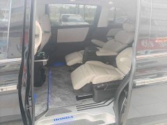 Honda Odyssey 2.0L e:HEV Luxury - ფოტო 5