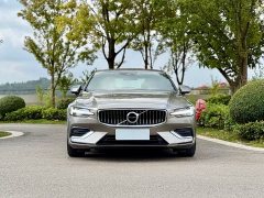 Volvo S60 2022 B4 Smart Luxury Edition - ფოტო 2