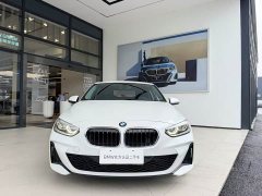 BMW 1 Series Facelift 120i M Sport - ფოტო 3