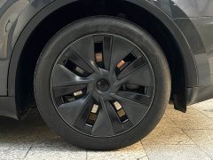 Tesla Model Y Rear-Wheel Drive - ფოტო 18