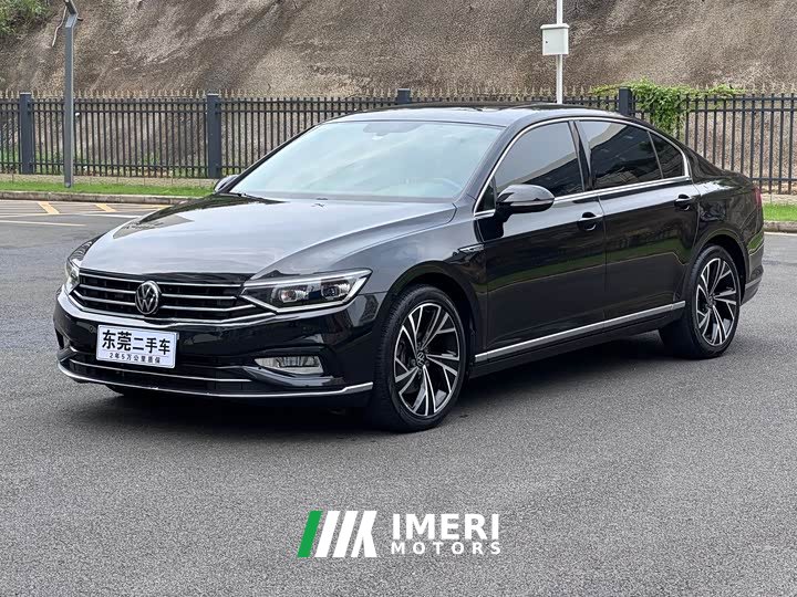 Volkswagen Magotan 330TSI DSG 30th Anniversary Edition