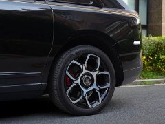 Rolls-Royce Cullinan Black Badge - ფოტო 7