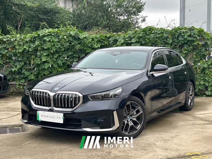 BMW i5 2024 eDrive 35L Luxury Package - ავტომობილი ჩინეთიდან