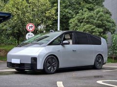 Li Auto Li Xiang MEGA Ultra - ფოტო 1