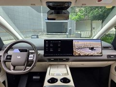 Li Auto Li Xiang MEGA Ultra - ფოტო 13