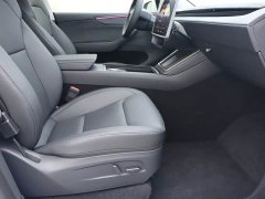 Tesla Model Y Long Range All-Wheel Drive - ფოტო 8
