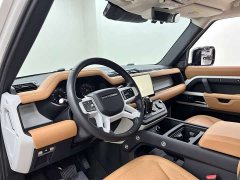 Land Rover Defender 110 3.0T P400 Dark Edition - ფოტო 10