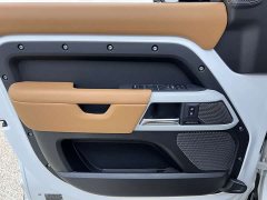 Land Rover Defender 110 3.0T P400 Dark Edition - ფოტო 20