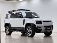Land Rover Defender 110 3.0T P400 Dark Edition - ფოტო 3