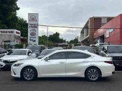 Lexus ES 2022 300h Excellence Edition - ფოტო 2