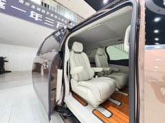 Buick GL8 Land Business Class 652T Luxury - ფოტო 16