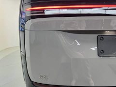 Li Auto MEGA 2025 Home Family Edition - ფოტო 8