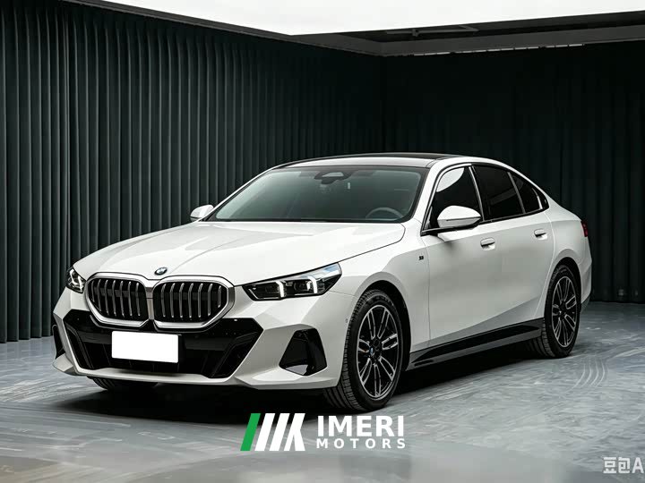 BMW 5 Series (Imported) 2024 525i M Sport Package - ავტომობილი ჩინეთიდან