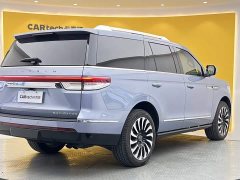 Lincoln Navigator Presidential Edition 3.5T - ფოტო 4