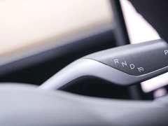 Tesla Model Y Standard Range RWD - ფოტო 14