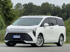 Toyota 2.0T Six-Seat Yun Shi Edition - ფოტო 1