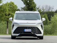 Toyota 2.0T Six-Seat Yun Shi Edition - ფოტო 2