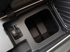 Toyota 2.0T Six-Seat Yun Shi Edition - ფოტო 8