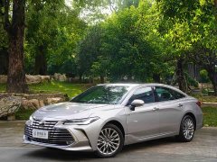 Toyota Avalon Hybrid 2.0L Luxury - ფოტო 1