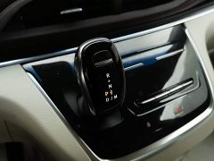 Buick GL8 Land Business Class Smart Edition - ფოტო 13
