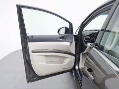 Buick GL8 Land Business Class Smart Edition - ფოტო 8