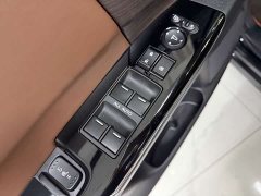 Honda Odyssey 2.0L e:HEV Sharp Radiance Edition - ფოტო 10