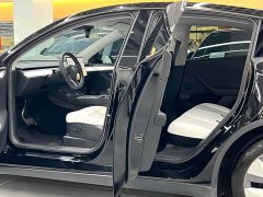Tesla Model Y Rear-Wheel Drive - ფოტო 14