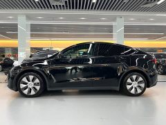 Tesla Model Y Rear-Wheel Drive - ფოტო 3