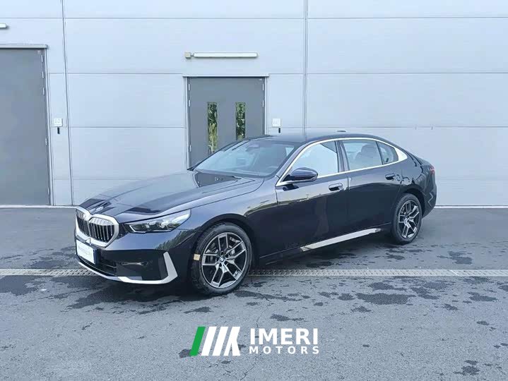 BMW 5 Series 530Li Premier Luxury Package - ავტომობილი ჩინეთიდან