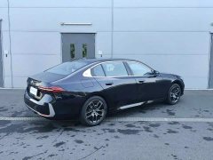 BMW 5 Series 530Li Premier Luxury Package - ფოტო 3