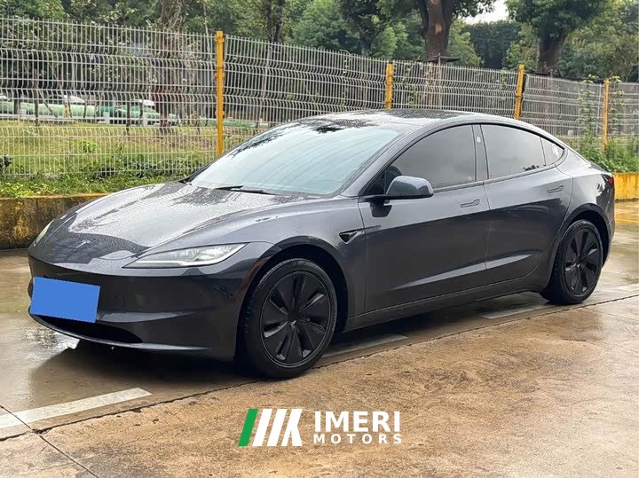 Tesla Model 3 Rear-Wheel Drive