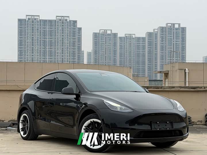 Tesla Model Y Facelift Rear-Wheel Drive