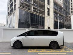 Li Auto MEGA Home Family Edition - ფოტო 3
