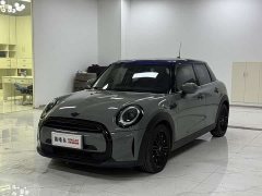 BMW MINI 1.5T COOPER 5-Door The Coopers Commemorative Edition - ფოტო 1