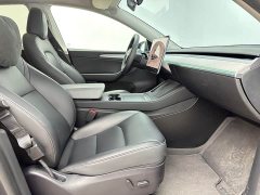 Tesla Model Y Rear-Wheel Drive - ფოტო 7