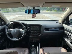 Mitsubishi Outlander 2.0L FWD Comfort 5-Seater - photo 13