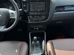 Mitsubishi Outlander 2.0L FWD Comfort 5-Seater - photo 14