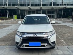 Mitsubishi Outlander 2.0L FWD Comfort 5-Seater - photo 2