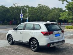 Mitsubishi Outlander 2.0L FWD Comfort 5-Seater - photo 4