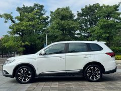 Mitsubishi Outlander 2.0L FWD Comfort 5-Seater - photo 8