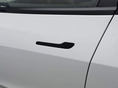 Tesla Model Y Rear-Wheel Drive - ფოტო 18